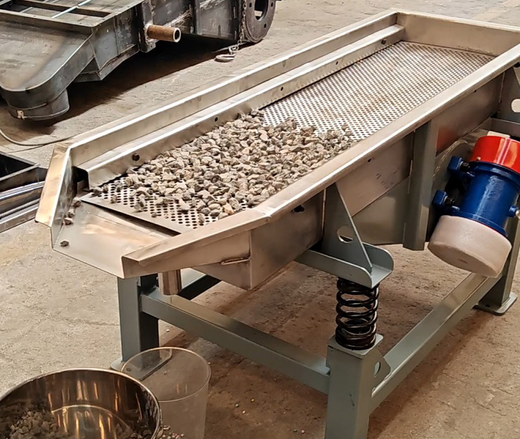 客戶定制515-1s直線篩1臺(tái)